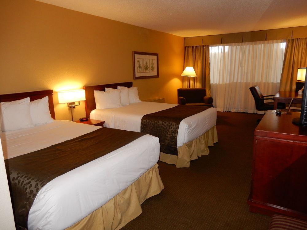Clarion Hotel Milwaukee Airport Экстерьер фото