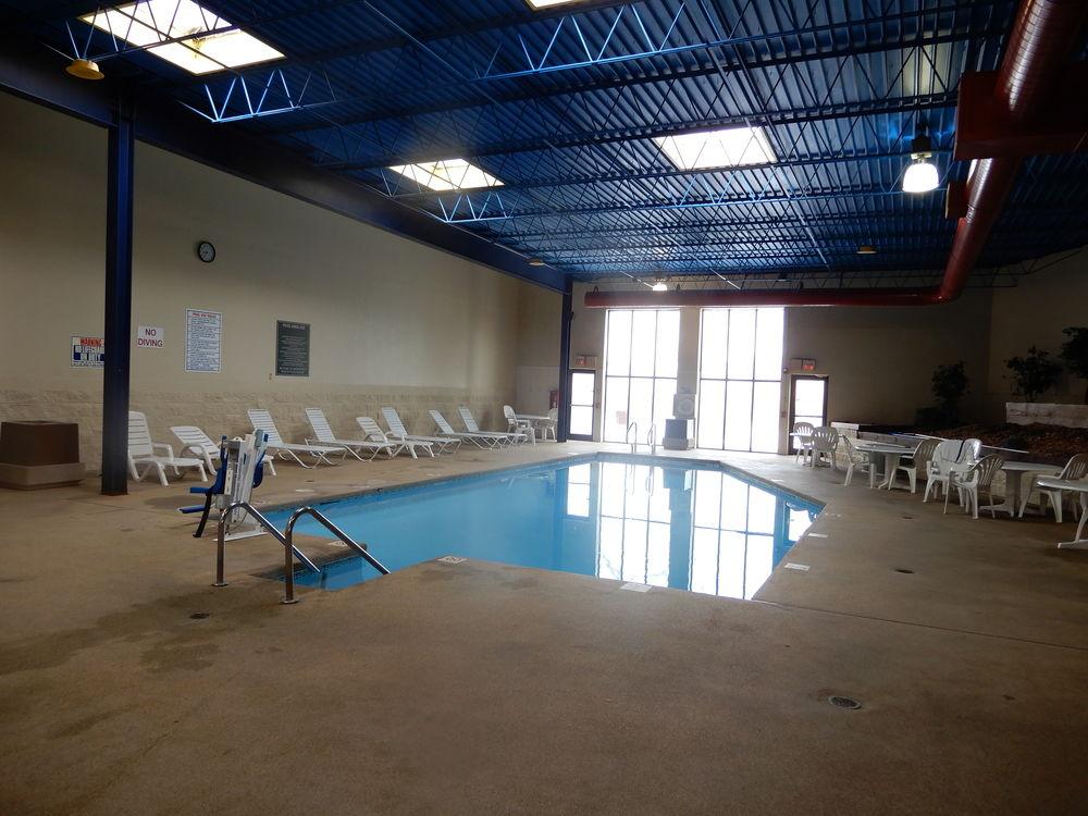 Clarion Hotel Milwaukee Airport Экстерьер фото
