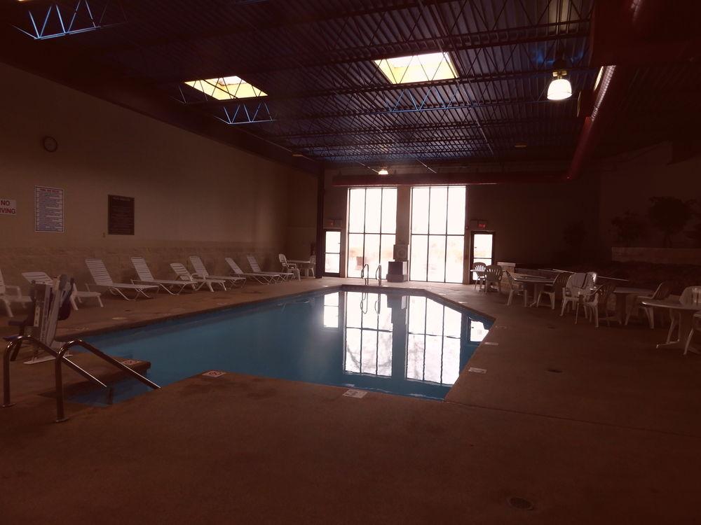 Clarion Hotel Milwaukee Airport Экстерьер фото