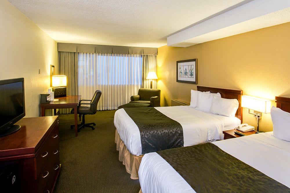 Clarion Hotel Milwaukee Airport Экстерьер фото