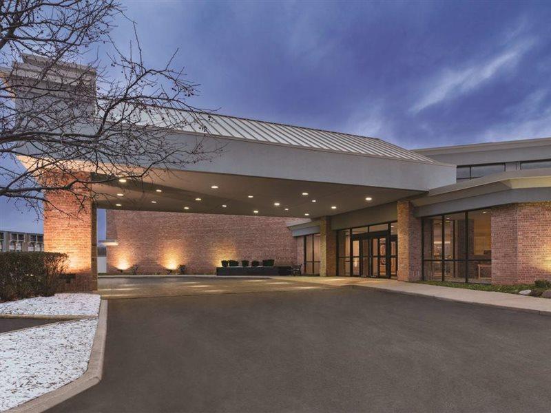 Clarion Hotel Milwaukee Airport Экстерьер фото