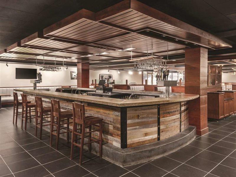 Clarion Hotel Milwaukee Airport Экстерьер фото