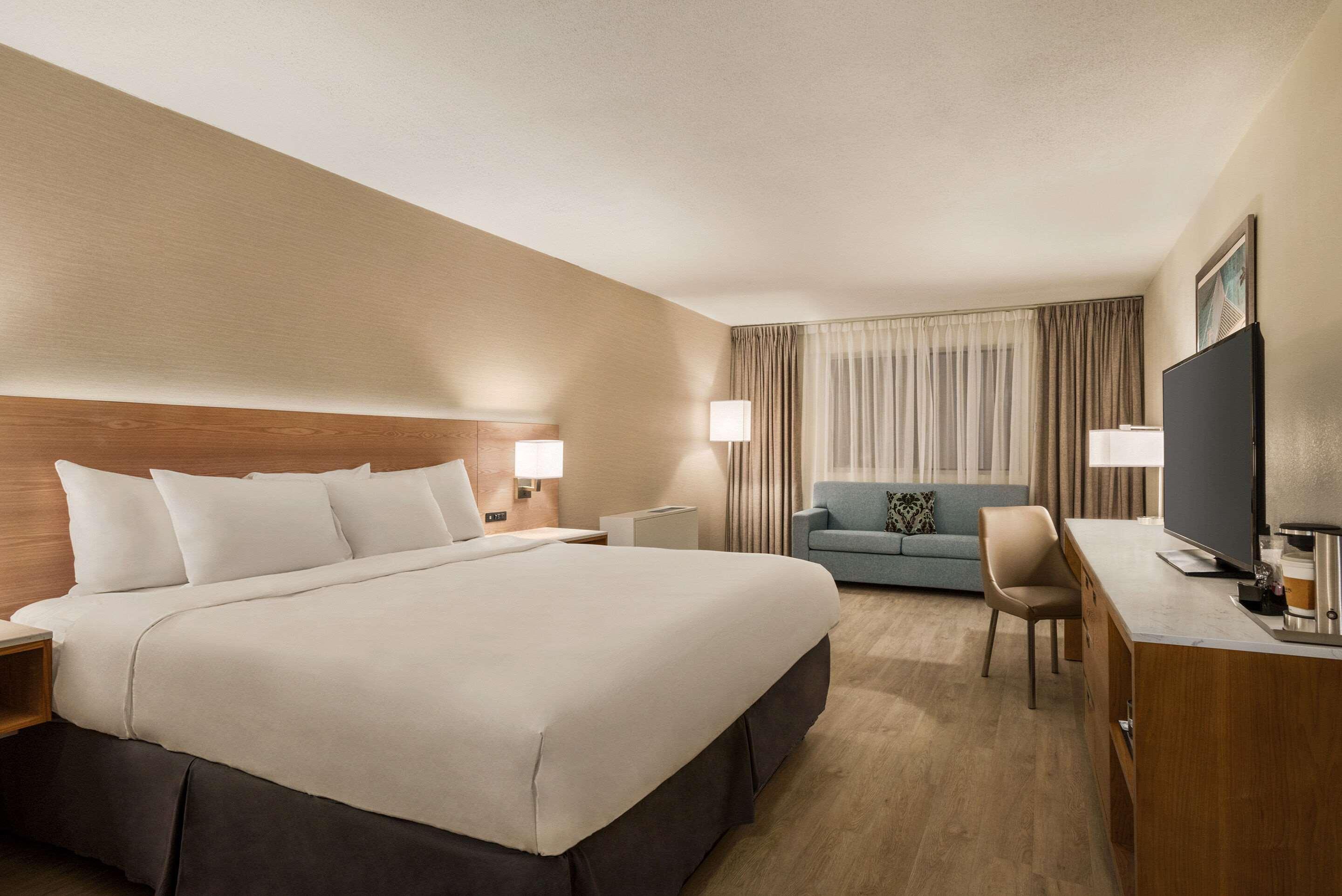 Clarion Hotel Milwaukee Airport Экстерьер фото