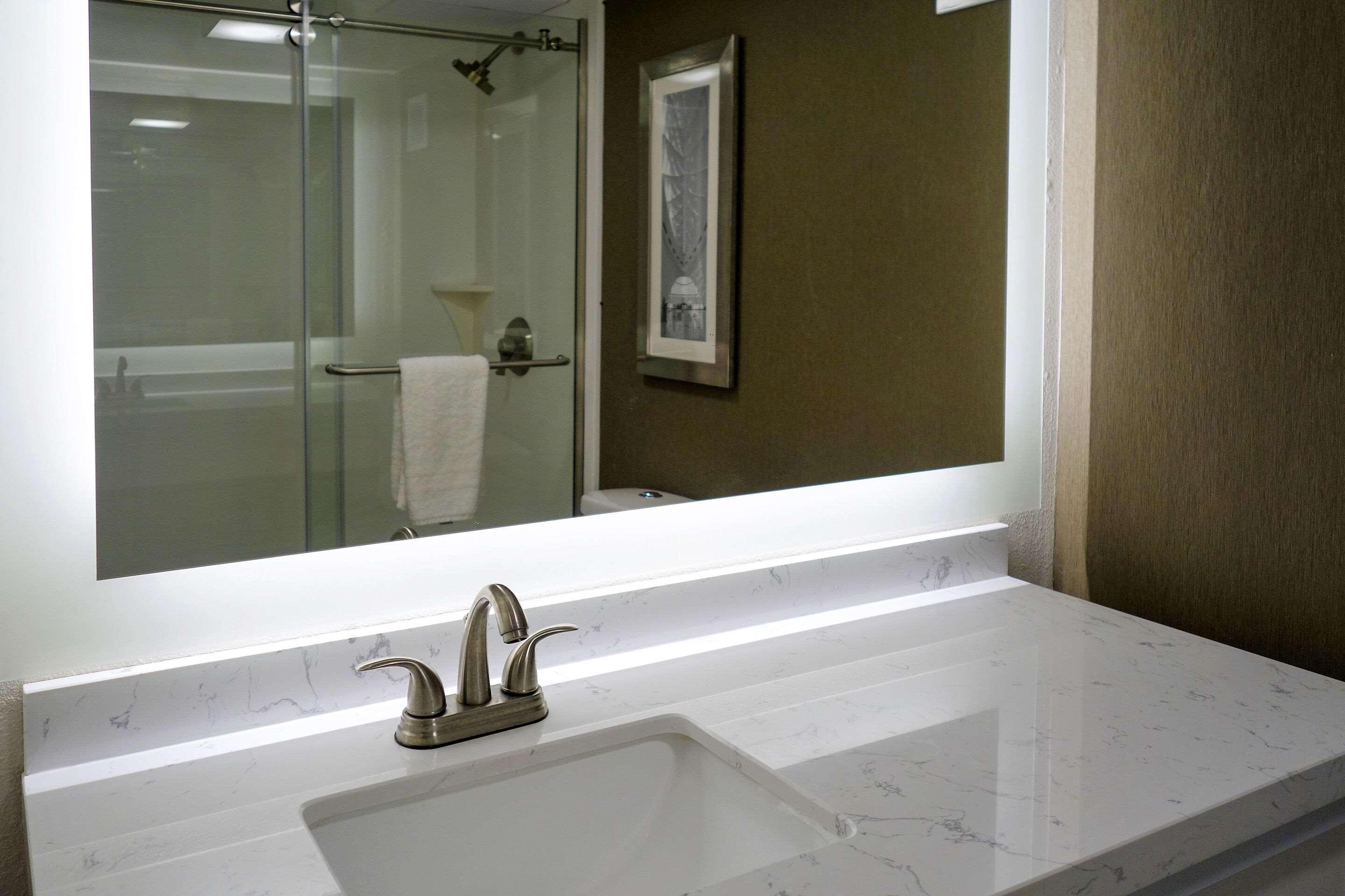 Clarion Hotel Milwaukee Airport Экстерьер фото