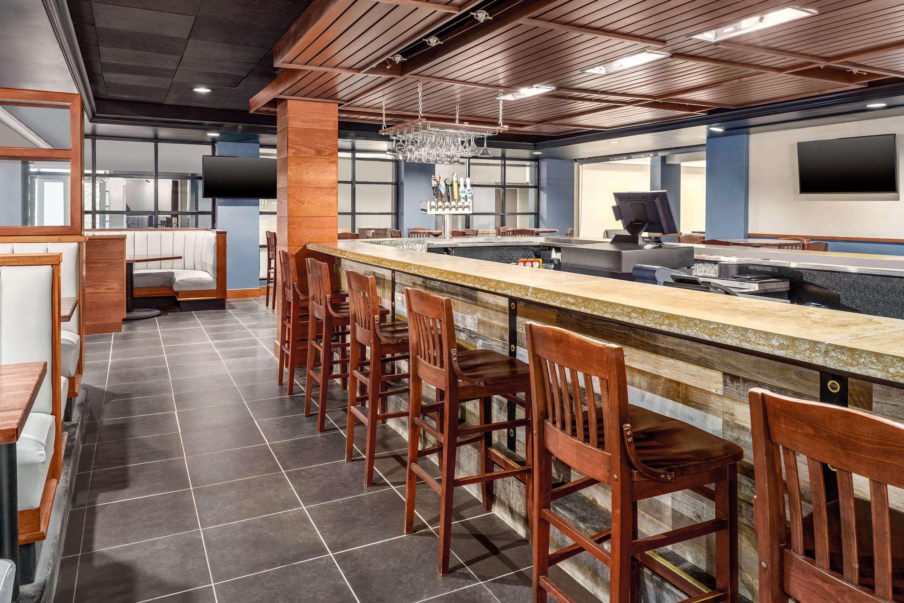 Clarion Hotel Milwaukee Airport Экстерьер фото