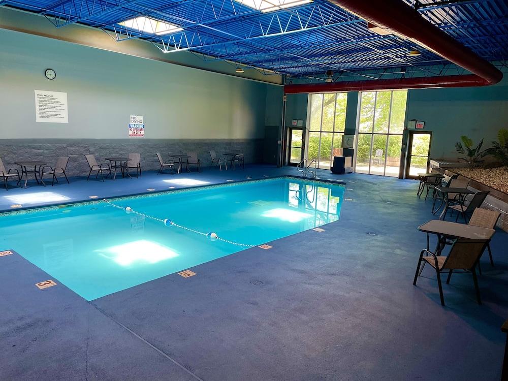 Clarion Hotel Milwaukee Airport Экстерьер фото