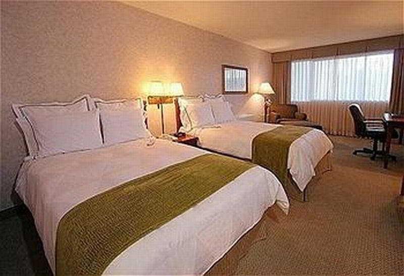 Clarion Hotel Milwaukee Airport Экстерьер фото