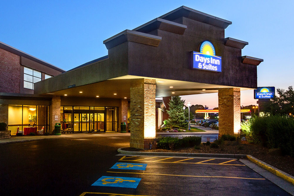 Clarion Hotel Milwaukee Airport Экстерьер фото