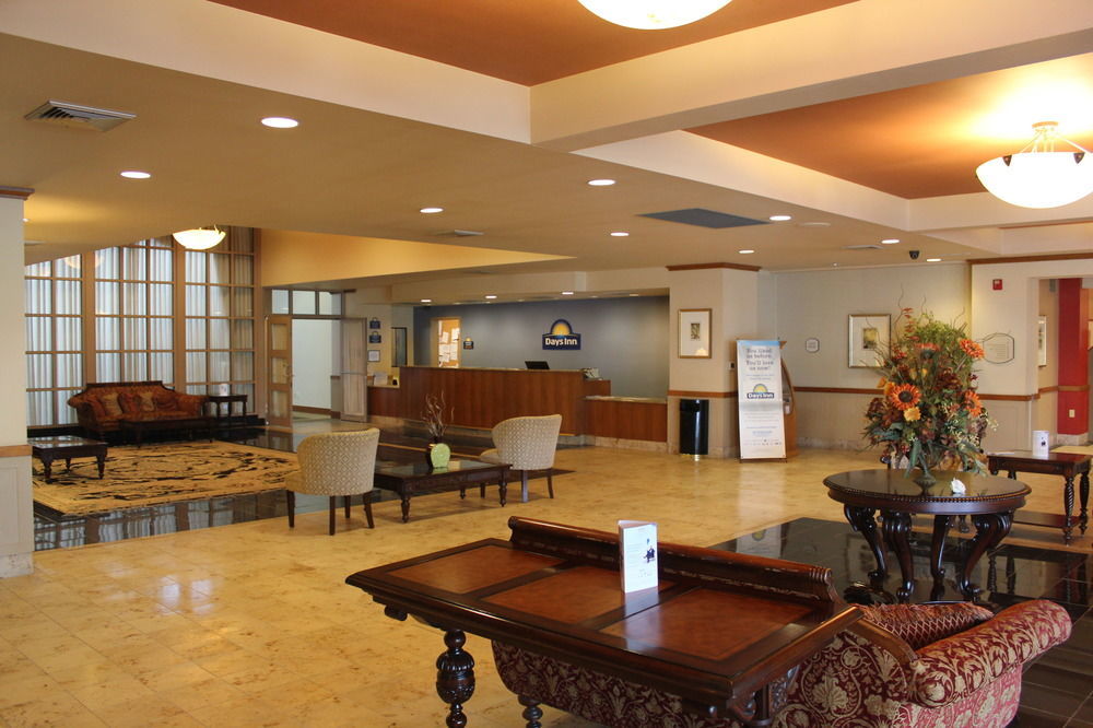 Clarion Hotel Milwaukee Airport Экстерьер фото