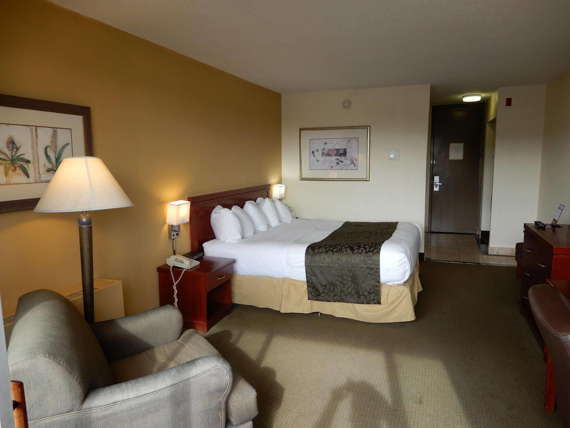 Clarion Hotel Milwaukee Airport Экстерьер фото